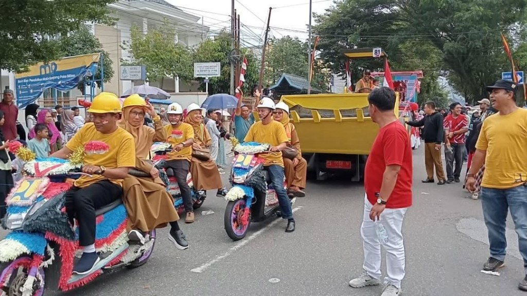 Dinas Pekerjaan Umum dan Penataan Ruang Kota Padang Panjang ikut serta memeriahkan Pawai Alegor (2).jpg